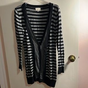 Shae extra long Cardigan Size M